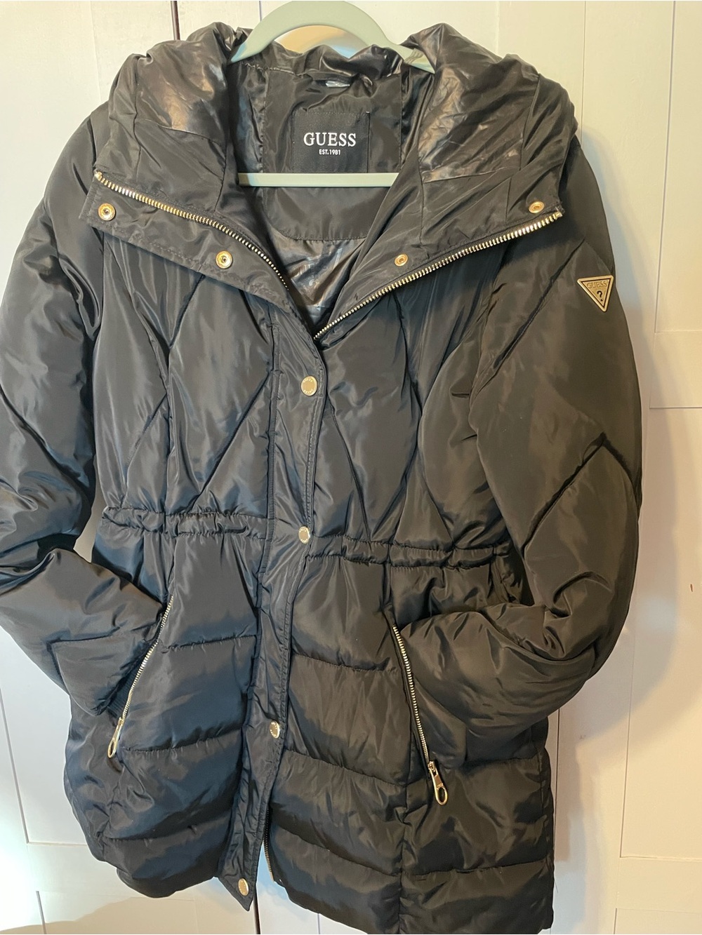 Gorgeous NWOT ❤️GUESS Black Quilted Hooded Puffer - Picture 7 of 13